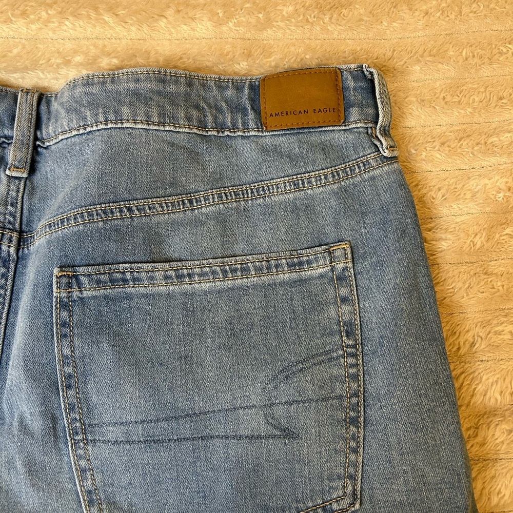 American Eagle Low Rise Dreamy Drape Jeans - Picture 7 of 11